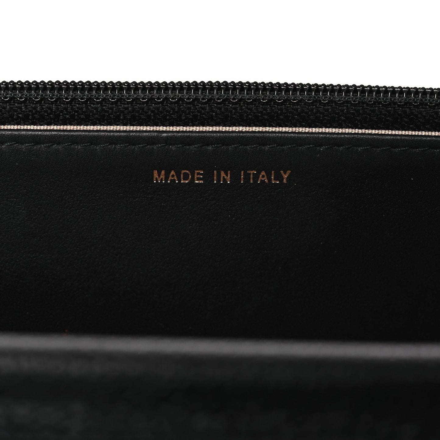 Grained Calfskin Quilted Cuba Wallet On Chain WOC Black