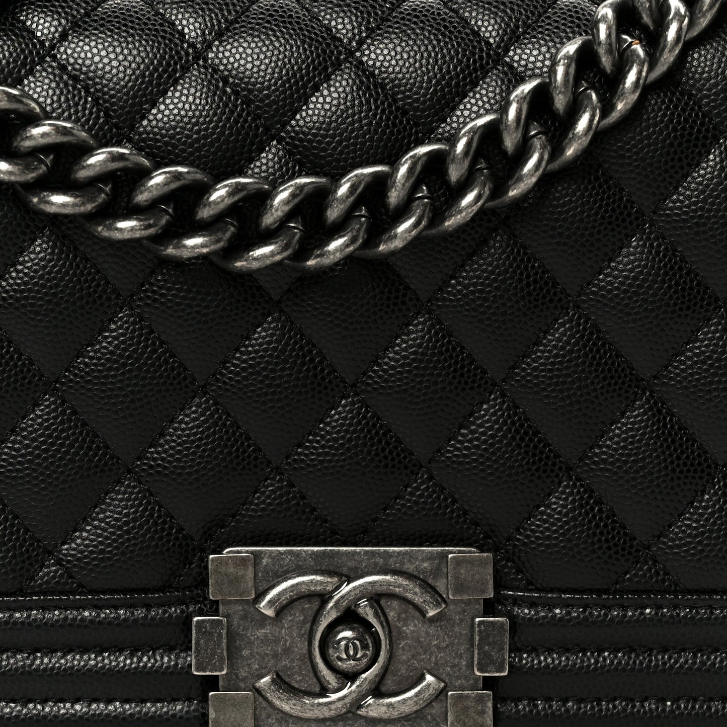 Caviar Quilted Medium Boy Flap Black